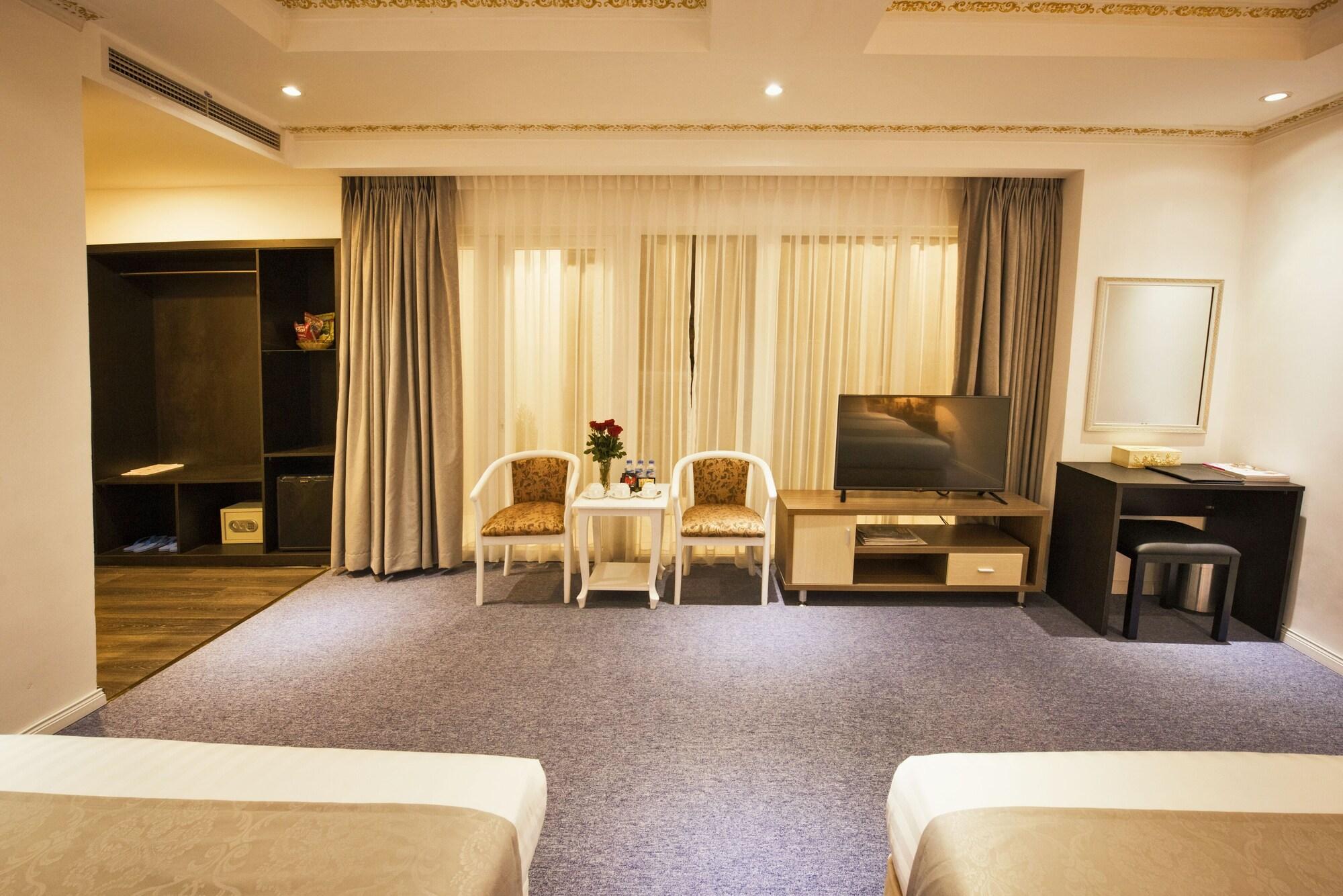 Golden Crown Hotel Хошимин Екстериор снимка