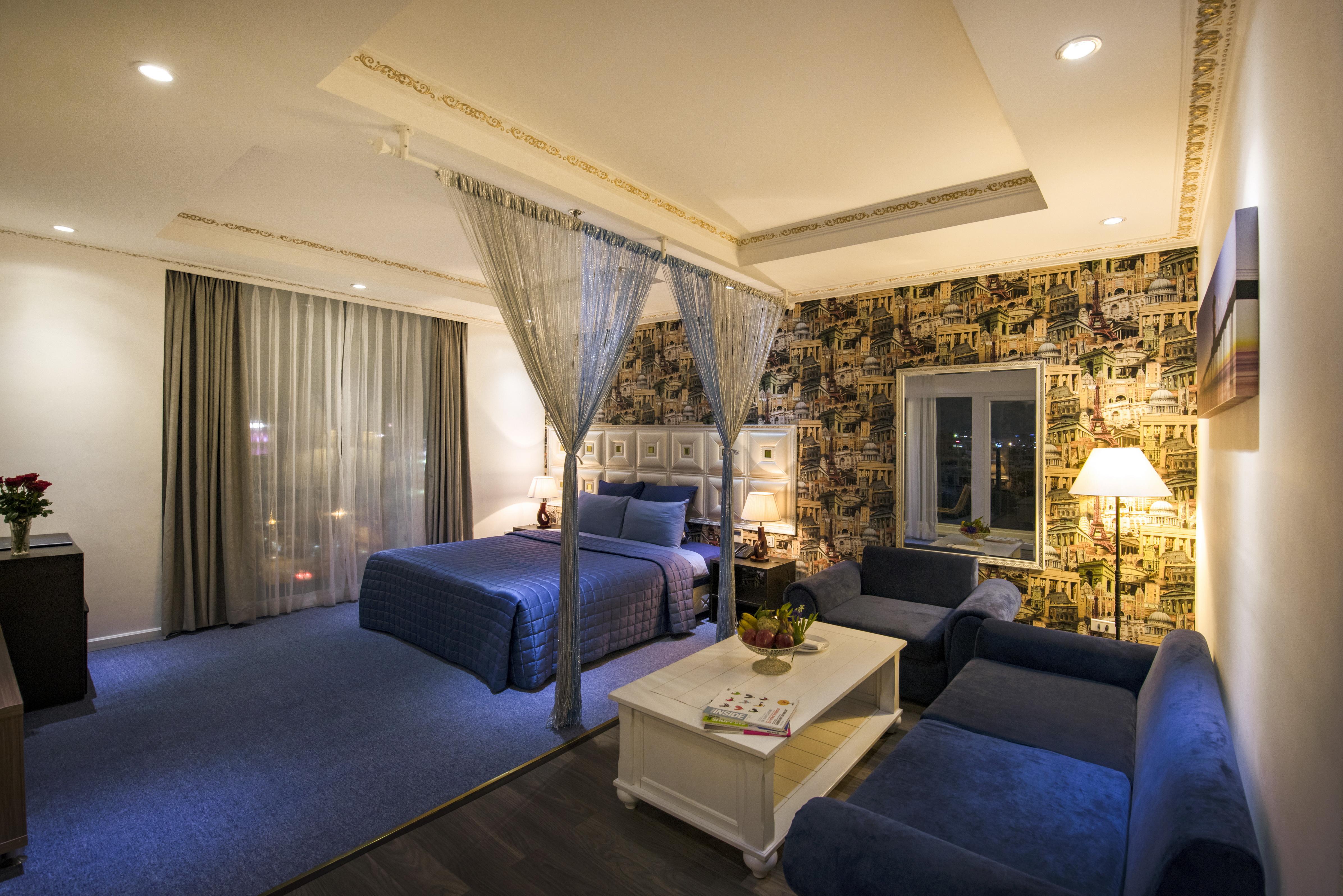 Golden Crown Hotel Хошимин Екстериор снимка