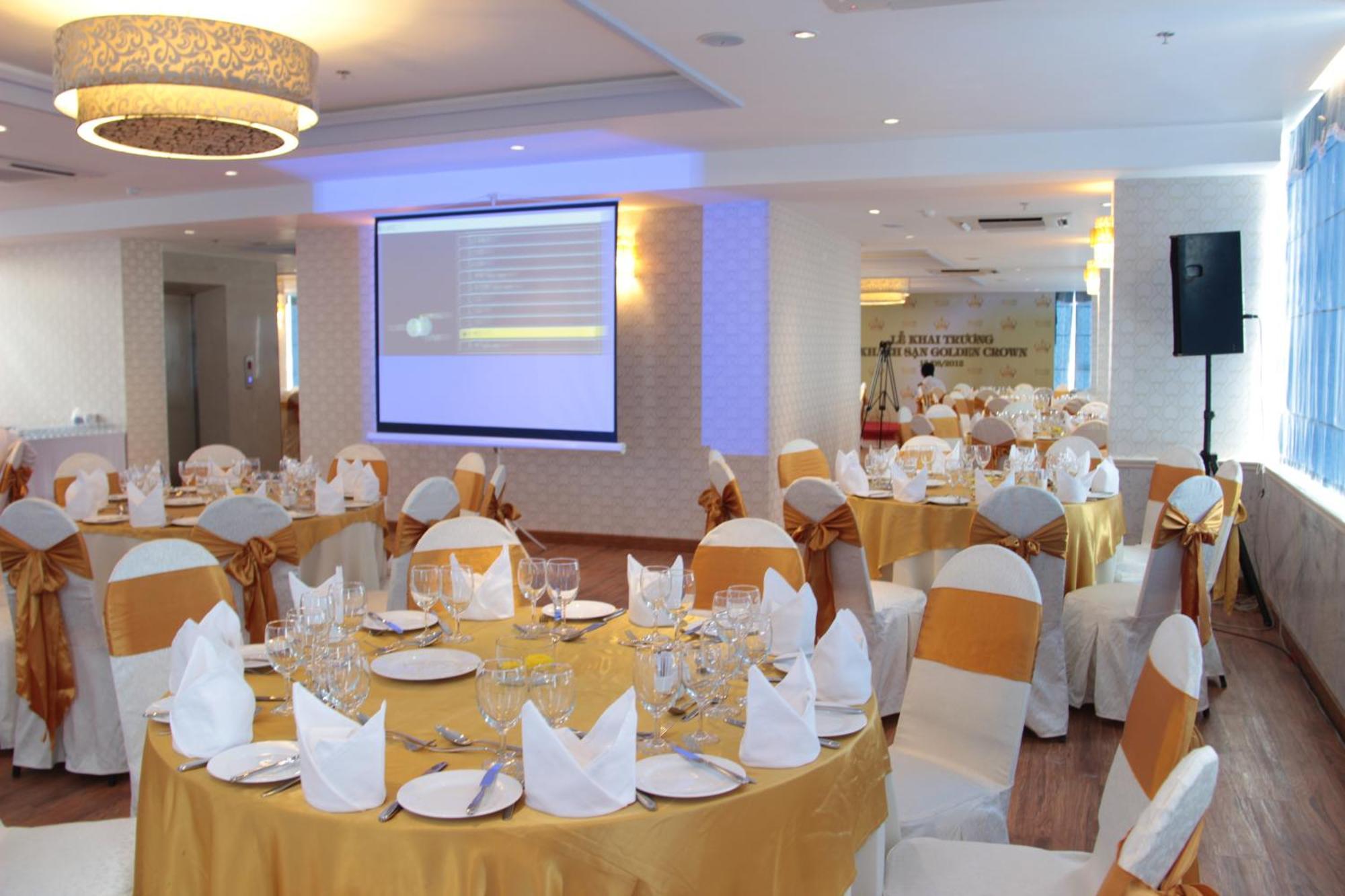 Golden Crown Hotel Хошимин Екстериор снимка