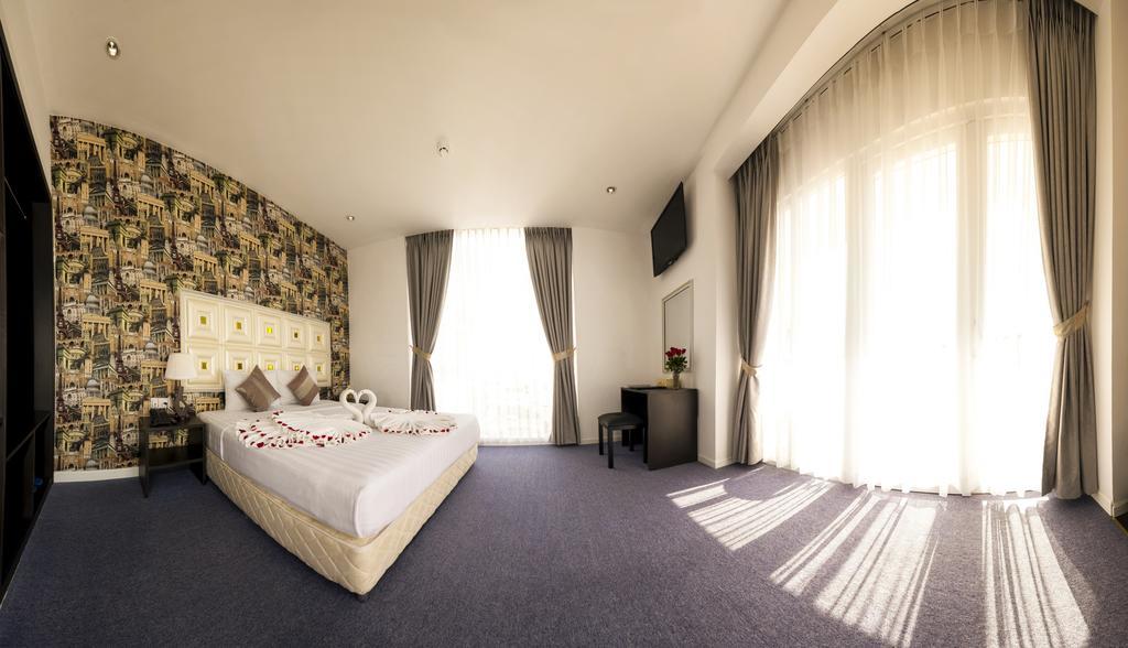 Golden Crown Hotel Хошимин Екстериор снимка